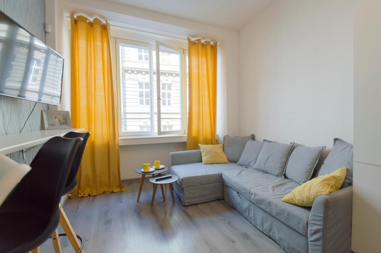 Apartment U Pujcovny 6 Praag Buitenkant foto
