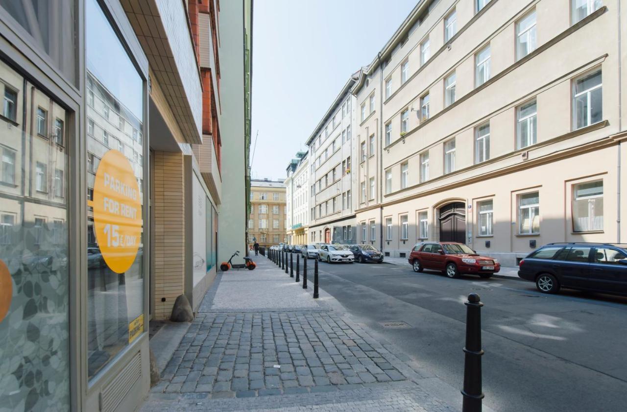 Apartment U Pujcovny 6 Praag Buitenkant foto