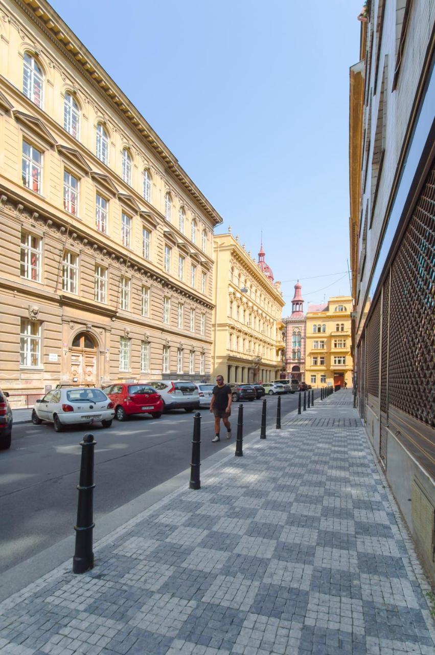 Apartment U Pujcovny 6 Praag Buitenkant foto